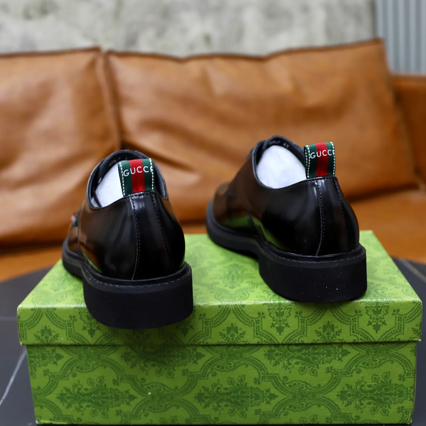 Ex-factory price: 540💰🙅‍♂️🙅‍♂️🙅‍♂️ Brand: GUCCI Standard code: Men's code 38-44 (45 can be customized) Grade: Same style as the official website Original order quality Material: Original cowhide surface Comfortable cowhide lining Original outsole Style category: Men's fashionable casual leather shoes Distinguished big-name luxury elements Top luxury Color: actual picture color